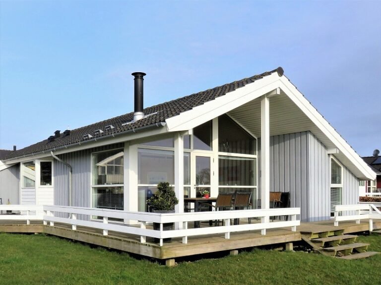 How to Maximize Your Rental Income with a Holiday Home Management Service